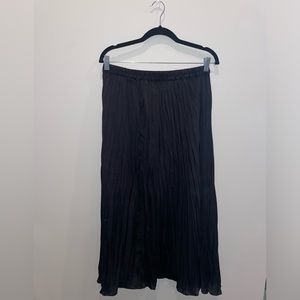 Black pleated skirt